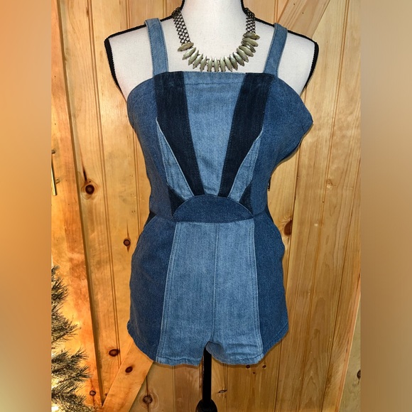 BLANK NYC Denim romper - Picture 5 of 11
